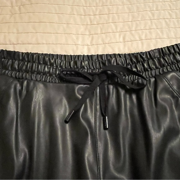 Karl Lagerfeld size M black pleather sweat pants - Picture 3 of 12